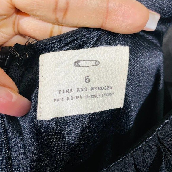 Pins & Needles women's black v neck cut out front design mini dress size 6 - Picture 2 of 7